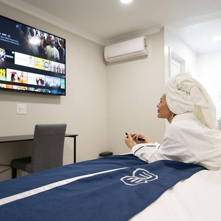 Omeo Suites Alhambra Ngoại thất bức ảnh