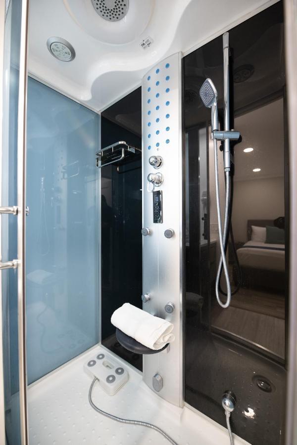 Omeo Suites Alhambra Ngoại thất bức ảnh