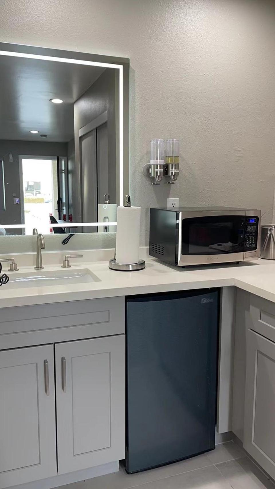 Omeo Suites Alhambra Phòng bức ảnh